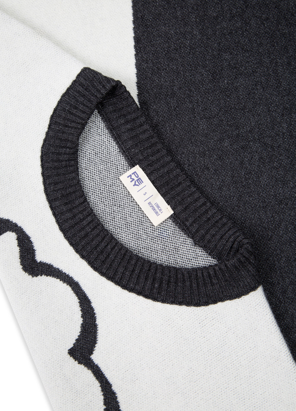 FACES Cropped Triko Kazak